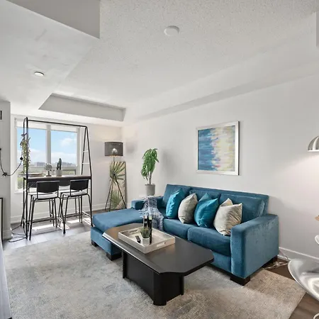 Luxury 2Bdr Condo W Pool, Hot Tub, Sauna & 10M From Airport